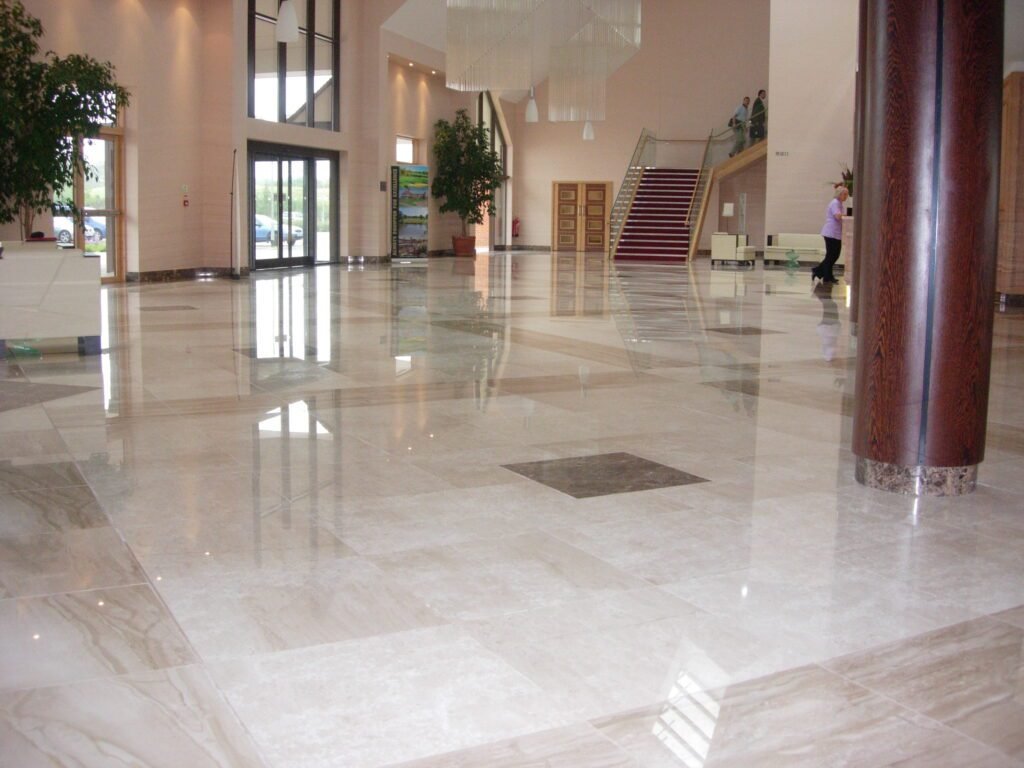 limpieza y restauración de piso marmol